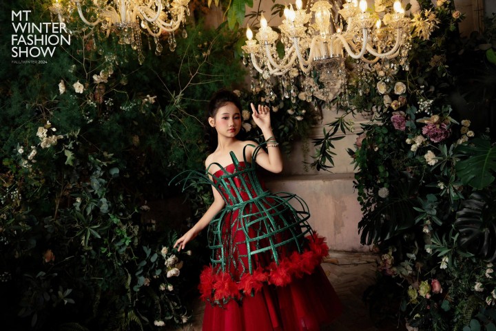 VEDETTE HÀ MY THẦN THÁI CUỐN HÚT TRONG BST CỦA NTK TRINH CHÂU TẠI MT WINTER FASHION SHOW 2024