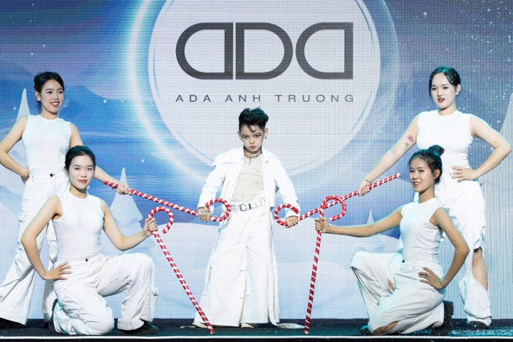 VEDETTE GIA KHÁNH "COOL NGẦU" TRONG TRANG PHỤC NTK ADA ANH TRƯƠNG