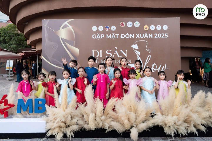[Di Sản Show - Về miền di sản] Các thiên thần nhí tỏa sáng trong BST Áo Dài Tết "Hỷ Cát" | Ó Princess