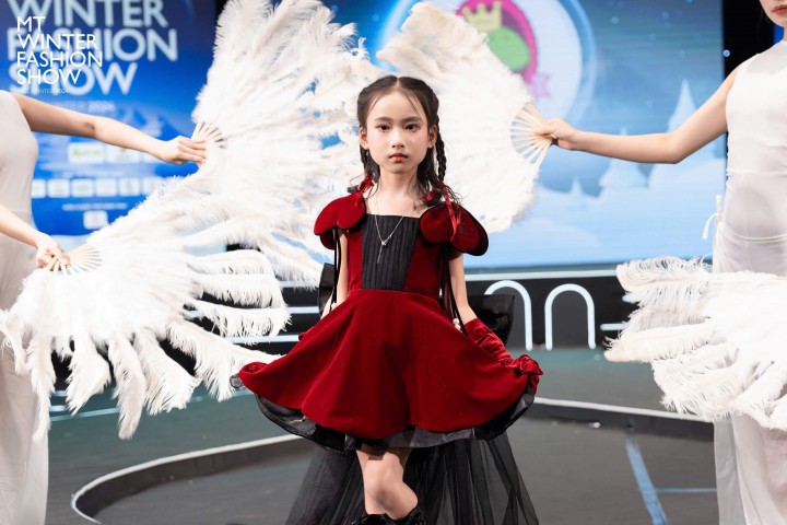 Vedette Bảo Trâm – Tỏa Sáng Như Nàng Công Chúa Trong "Carol in Heart"